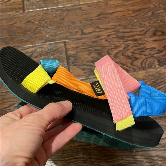 Teva Women's Sandals with Multicolor Straps - preloved in great condition - Picture 3 of 6